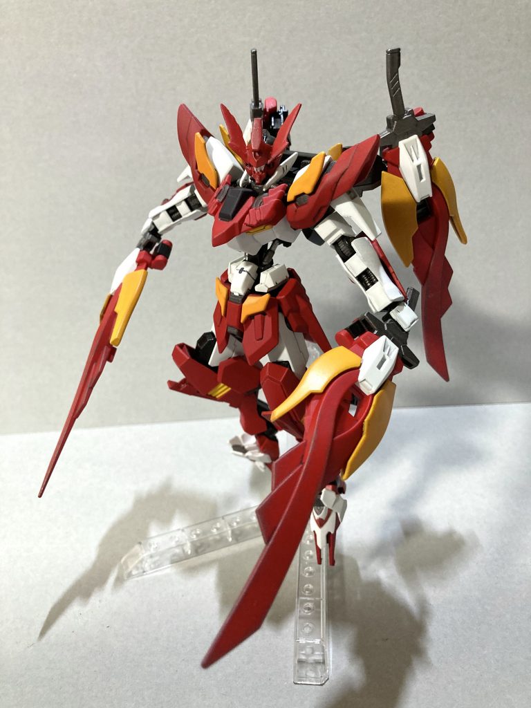 バスターソード2本を手持ちした姿。斬るというより叩き割るような使い方です。