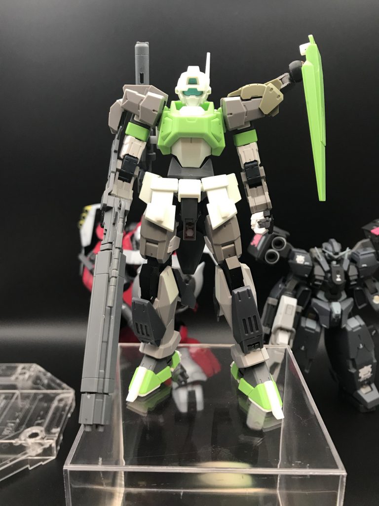 この形にするのにかなりの時間を費やしました。その間にクェス機が完成しました。