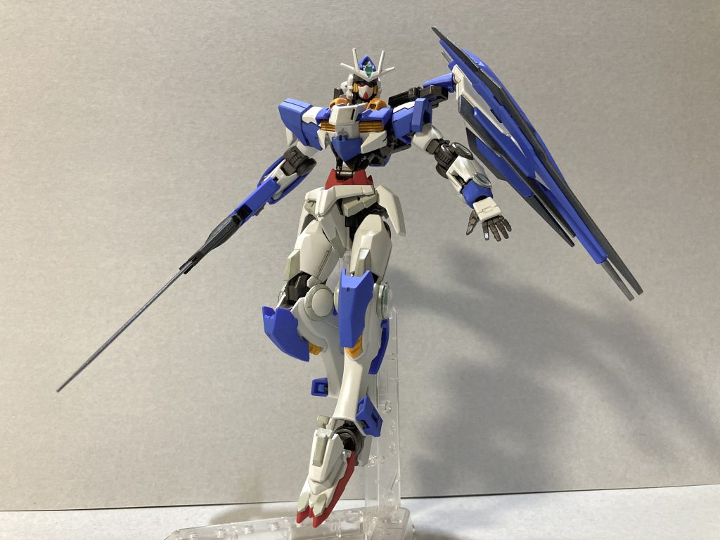 アクションポーズ①　クアンタは浮遊感、のあるポーズが似合いますね！