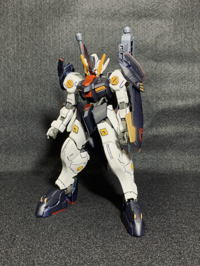 ASW-G-23 ガンダムアイムギャラルホルンに反抗する、武装組織が保有するガンダムフレーム。パイロットは組織に属する元ギャラルホルン兵の青年。