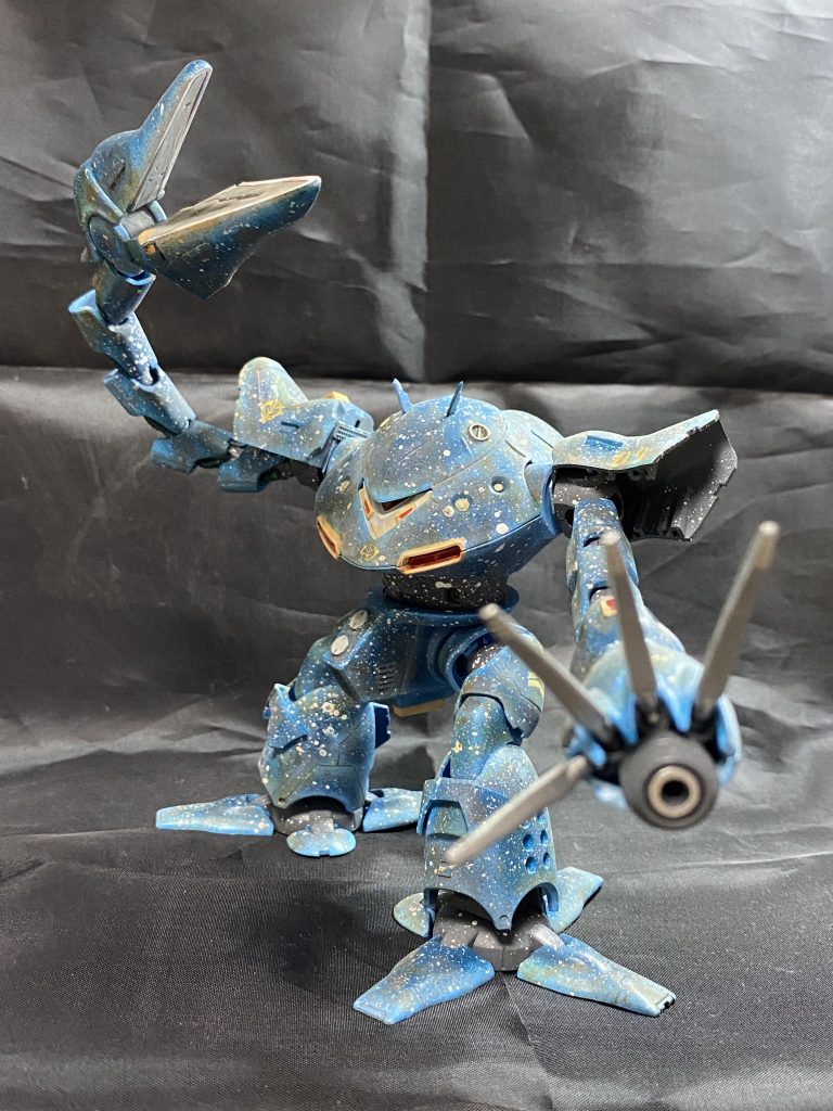 ビームカノンを撃ちながら接近して大型グラップルを利用した白兵戦に持ち込む!