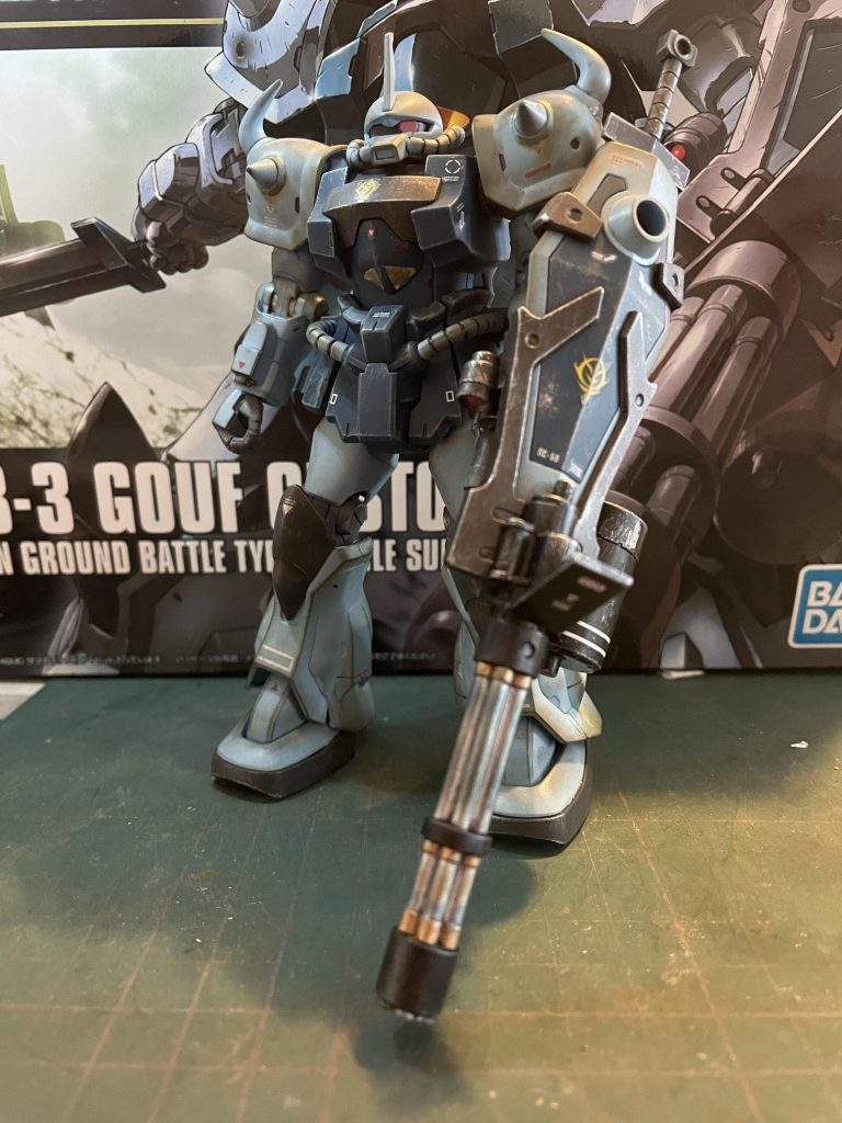 立体感が出るように際をウェザリングしてみました。