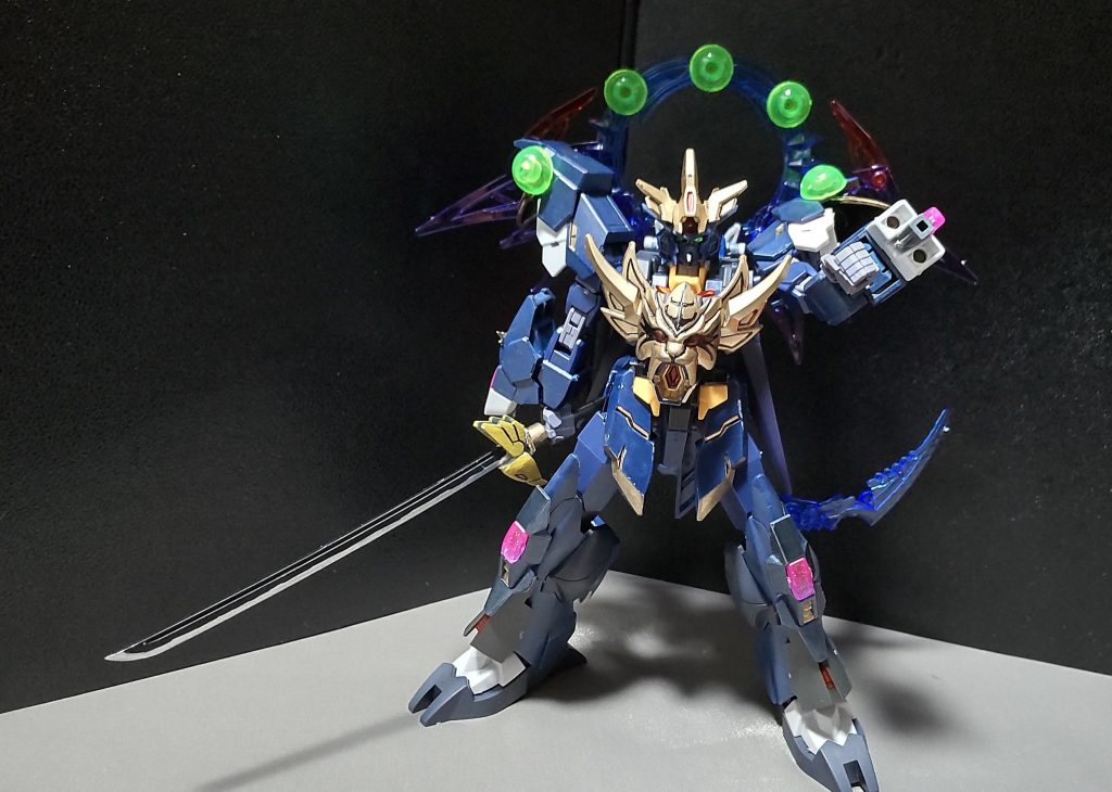 ティターンズカラーのせいで、敵キャラの様に見えますが、正義の味方ポジションのつもりで作ってます。当初は敵サイドだが、後々味方サイドに付くタイプと言えばいいかも。