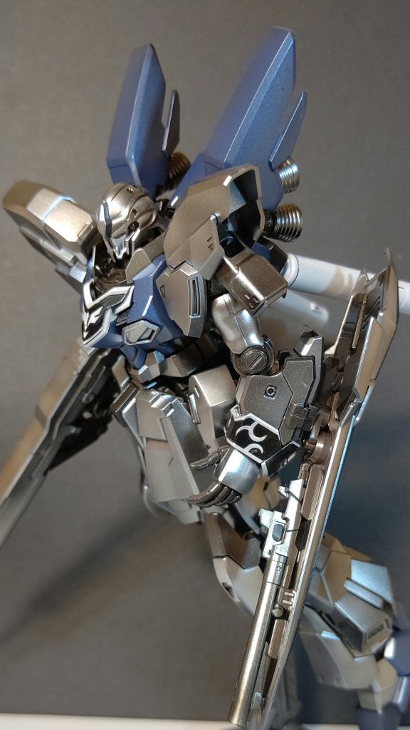 フレーム部分は黒鉄色。この色有能すぎて消費が激しい