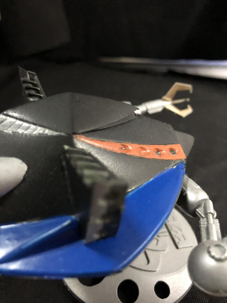 バックから顔？の左右の穴ボコはミサイル発射口だったはず？