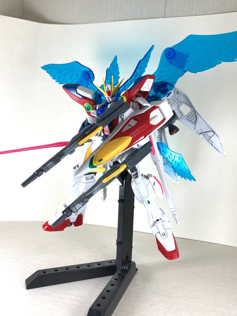 光の翼展開。シールドにはアブソーブ機能内蔵。