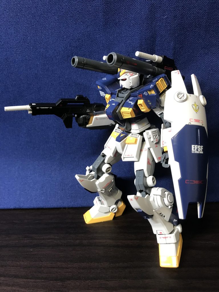 そこかぁ！！…見る角度で同じポーズでも砲撃姿勢に見えたり(๑˃̵ᴗ˂̵)