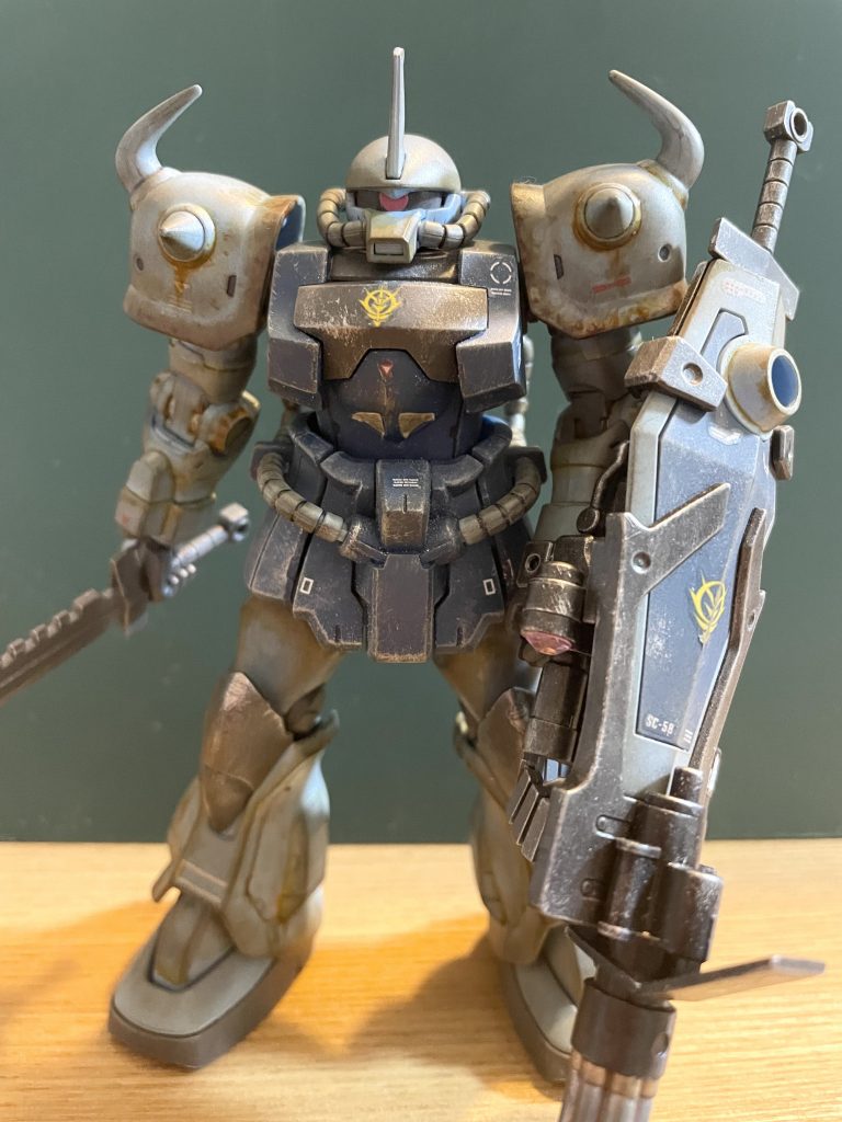 各パーツを塗料とウェザリングマスターを使ってウェザリング缶のつや消しクリアーを吹いて完成しました。