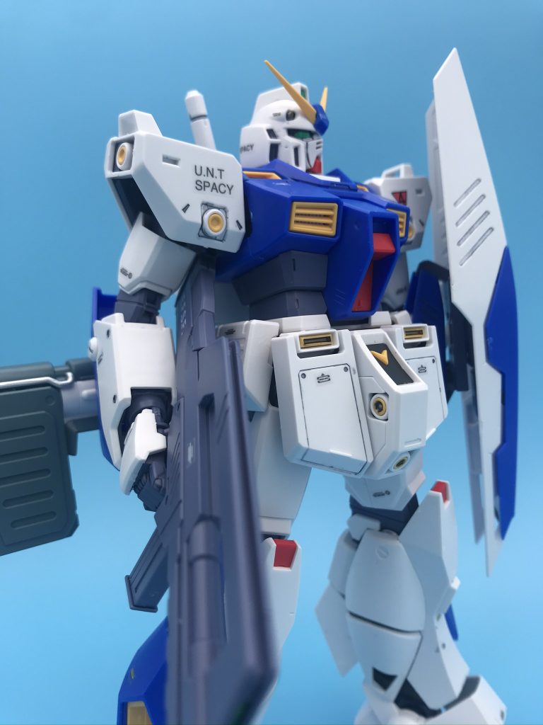 バズーカ持ってんのは、なんとなく違和感あるなぁー。