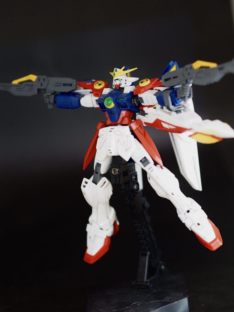 コレもウィングゼロのポージングですね。