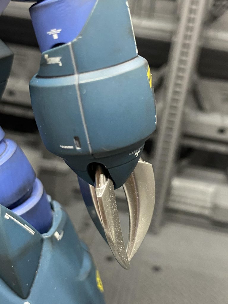 値段は高い上に吹き付け量が難しいのですが本当に素晴らしい輝きです。