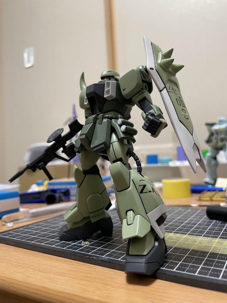 下から見上げる風に一枚デカールを配置する練習を他のモデラーさんを参考にもっと勉強したいです。