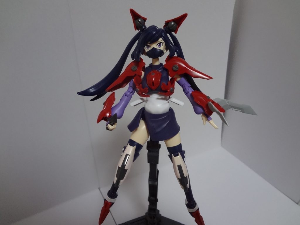 素体モード。シナンジュ装甲を流用した隠密近接高機動重視型モード。射撃能力は皆無なものの、そのスピードは高機動MSを凌駕する。イメージとしては「赤狐」。某所で見たツインテ改造を採用!