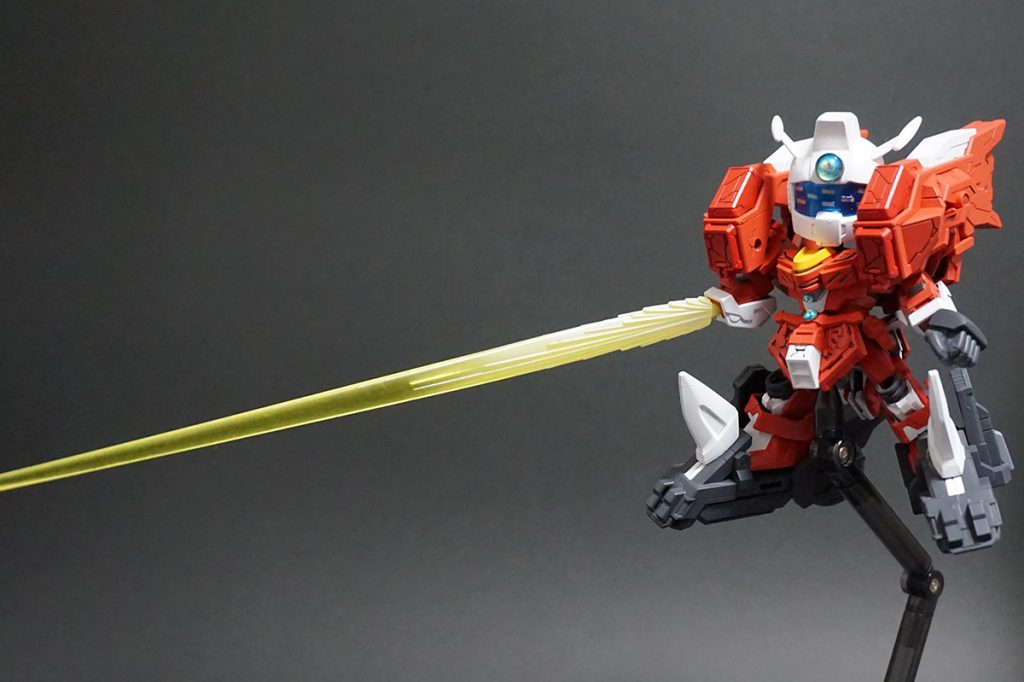 武器を持って？