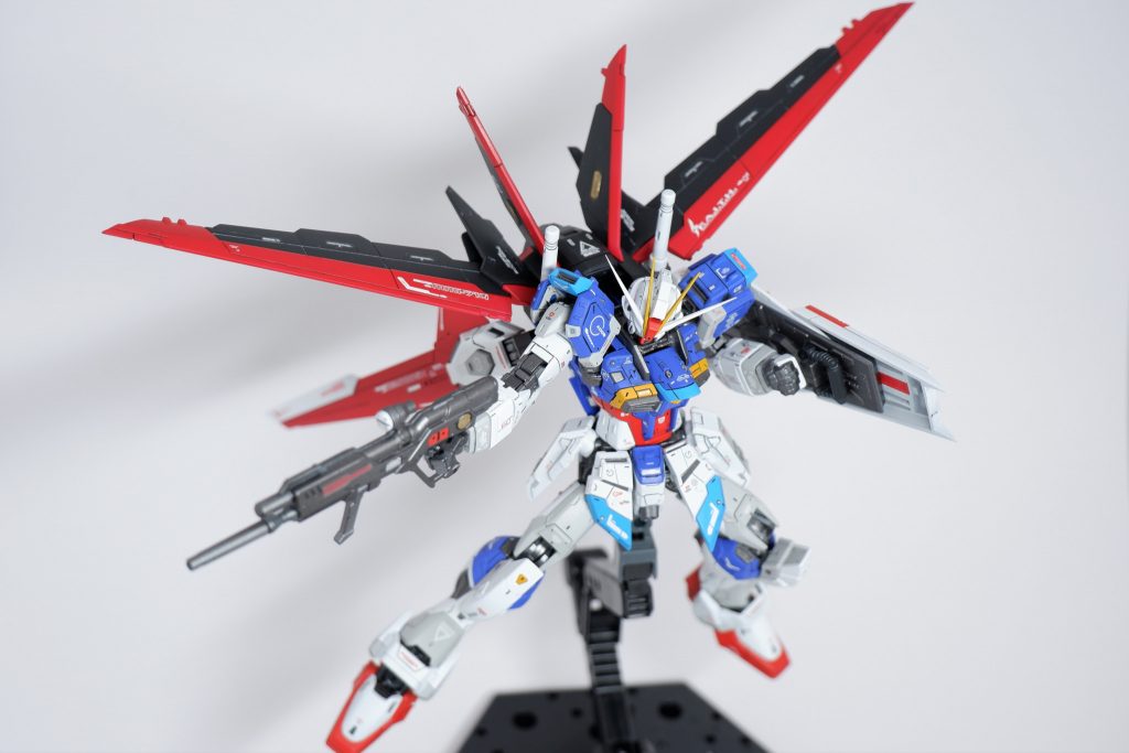 SEED撃ちのポーズ。足を延長したおかげか決まってる気がする