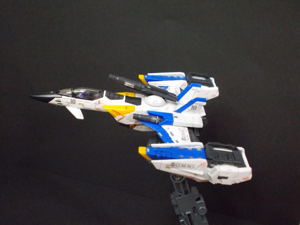 「ＦＸ－５５０　スカイグラスパー」１号機。プレバンで、２号機出て欲しかったですね。＞＜組んだ時に「リアリスティクデカール」を貼り間違えたり、パーツを壊して有償請求したり、結構大変だった本体。