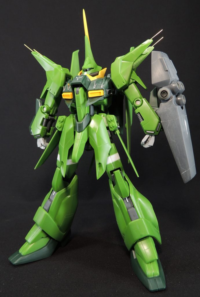 仮組中の写真です。大腿部を5㎜延長し、プロポーションを変更しました。