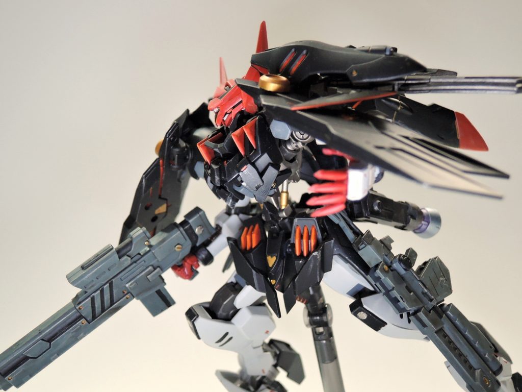 とういうわけで、自分の妄想設定における厄祭戦時のグレモリーというコンセプトで作成しました。プロポーションは胴体フレームを1cmほど延長したのみで他はそのままです。