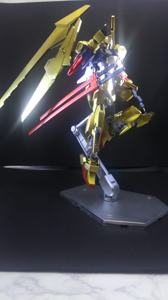 プラフスキー粒子をキメながらそんな妄想を垂れ流しつつ黒バック。ガンプラをモチーフにしながらそれをガン無視して主人公とヒロインがイチャつくだけのアニメが見たいですサンライズ様。