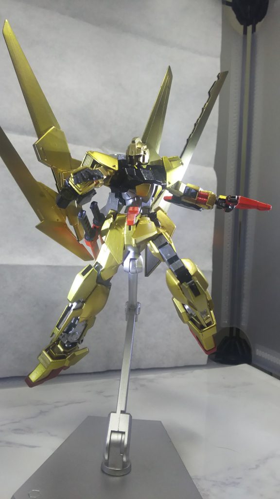 肘に近い部分に搭載されたバッセルビームブーメランはドラグーン化の処置を施し、遠隔操作兵装へと生まれ変わった。少年曰く、「相手の気をアラートでそらせればそれでいい」とのことで、武器としての性能自体は然程気に止めていないが、刀が抜けない時のフェイルセーフティとしての側面も持たせているとのこと。