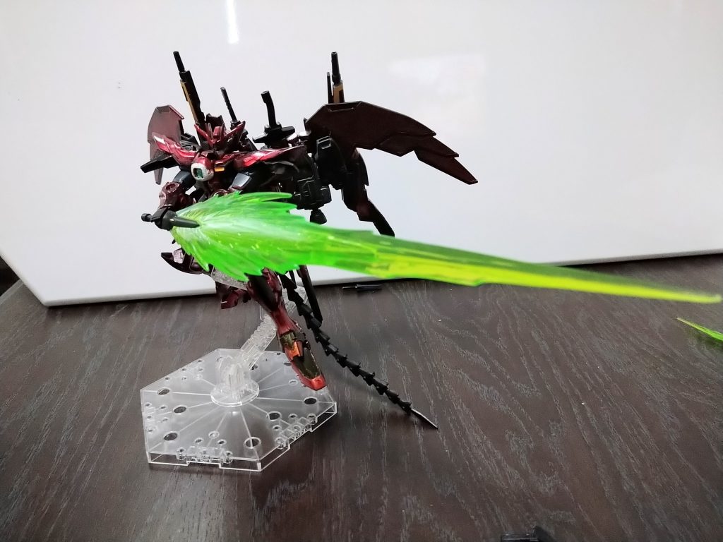 ロボット魂版エピオンについていたバカデカいソードもなんとか持てました