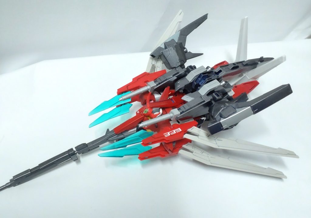 ストライダー形態はバックパックは接続の都合上、反転し装着。それ以外は基本ノーマルのAGE2と同じ様に変形出来ます。