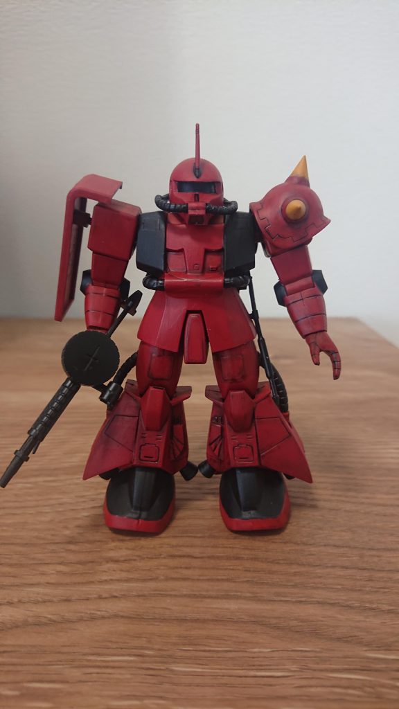 正面ショット。実はビルドパーツの角に付け替えてます。デカールは劣化しており水に浸けたらことごとく粉々になってしまいました(*_*)どうしようかな…