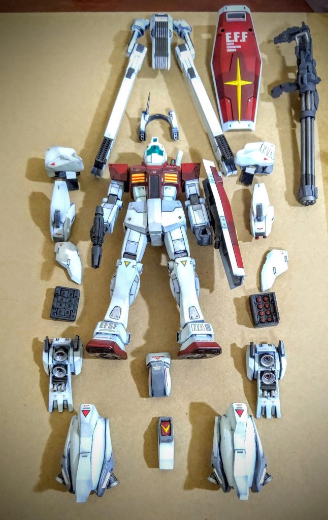 追加パーツは取外しできます。ジャンクパーツ、レジン、パテ、余ったビルダーズパーツなどから作成しました。