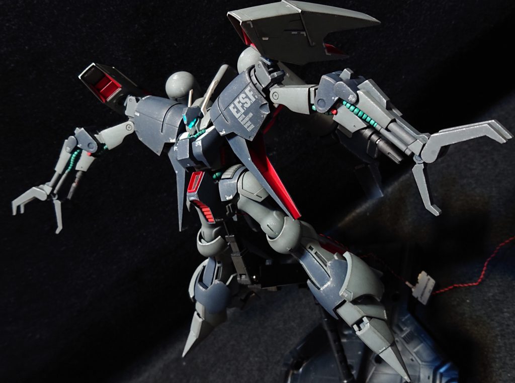 1号機のパーツのほうが合わせ目や肉抜きが多く手間が掛かりました。