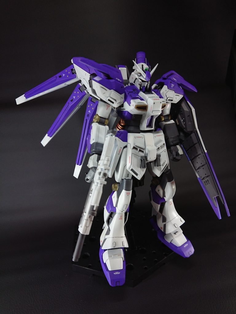 胸部や脚部にプラ板を貼り付けて情報量を追加しました。また胴体も1mmプラ板で伸長しています肩のポージングが変なことに締め切り後に気付きました(￣▽￣;)