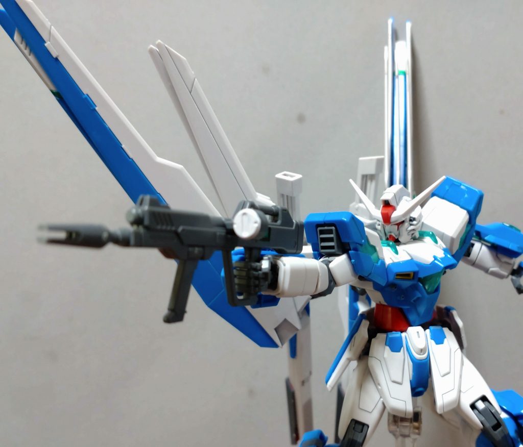 ・ビームライフル一部配色が違うだけで、パーツはデスティニーのものの流用