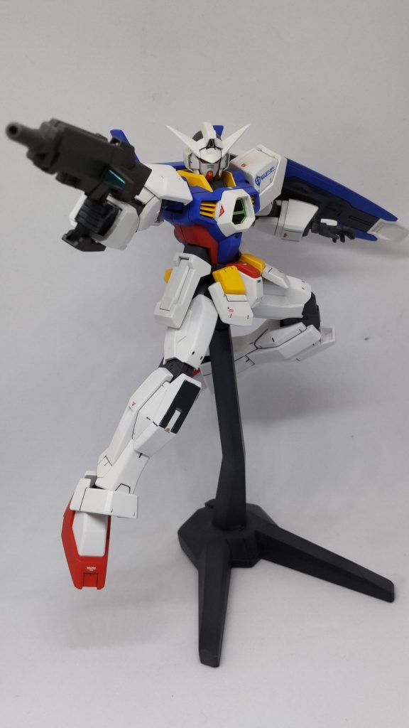 ドッズライフルで決めポーズドッズライフルの色はガンダムベースの立像を参考に調色してます