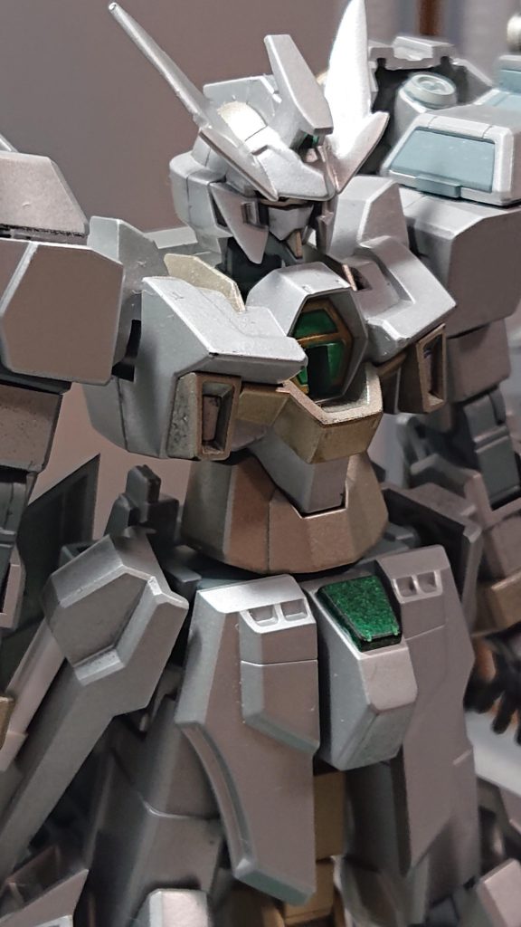 この機体はYouTuberでダンボール戦機を見てたら前述の通りアイデアが降りてきたけど出来上がったら「飛行形態出来て槍持ってて銀色の機体って………！！」と思ッたのが第一印象でした……😁💧ダンボール戦機しってる人はなんとなく察してくれ…………まぁでも良くできたと自分的には思いました。ちなみに話はガンダムからそれるのですがダンボール戦機の好きな機体ってどんなのが好きですか？ダンボール戦機新作出てくれ頼むから（切実）次回に投稿する予定の機体も出来上りつつあるので近いうちに投稿します。見てもらえると有り難いです( ＾∀＾)