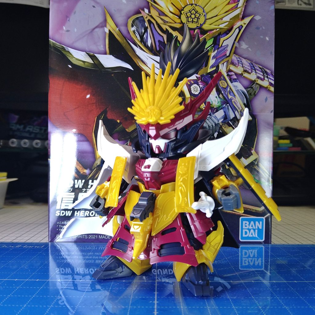 使用キットは『信長ガンダムエピオン』。クリアパーツを装飾に転用する為、2キット使用しています。