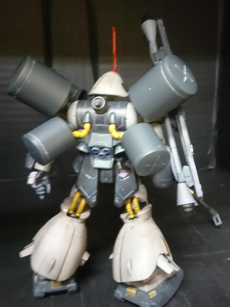 プロペラントタンクは、ギラ・ドーガに寄せていきました。