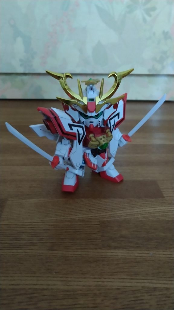 刀の鍔と柄の部分も赤く塗装。こちらはマッキーです。