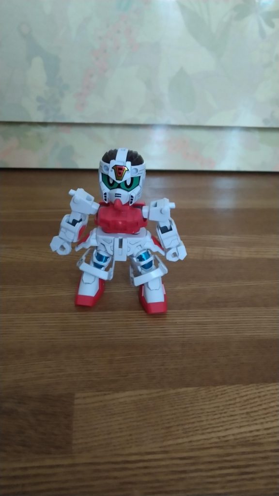 軽装タイプ。身体はビルドバーニングガンダムで頭だけが號斗丸。一部加工したけど、號斗丸の鎧がぴったり合ったので、互換性があるようです。