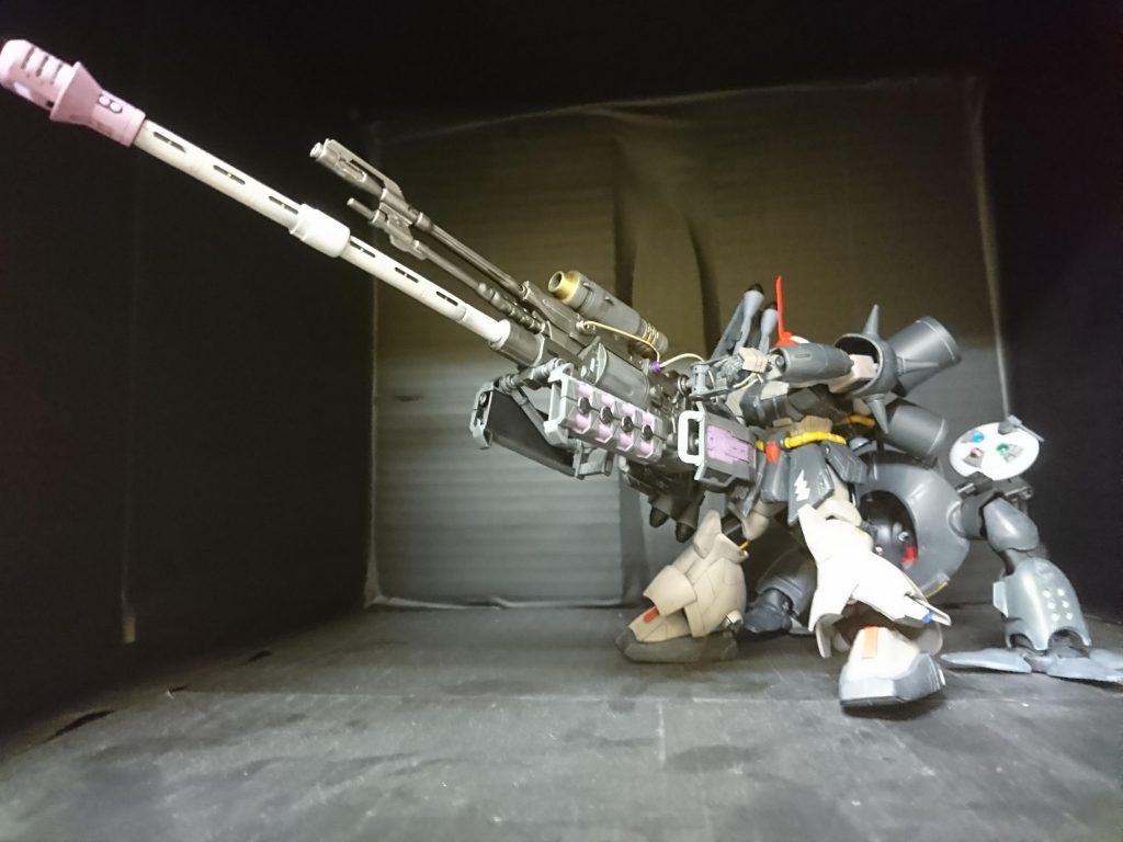 付属で武器を作りました。ウィキペディアでいい言葉見つけたので、名前もつけてみました。「逆雷」天に向かってほとばしるカミナリ、とのこと高高度狙撃ライフルにピッタリだと思いまして。