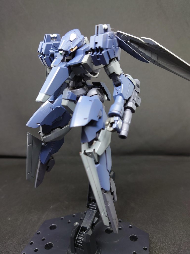 フギンレイズの閲覧ありがとうございます(^^ゞ30mmとガンプラのミキシングは相性がいいですね可変機を作るのが初めてだったので簡単な変形しか出来なかったので次作るときは試行錯誤を繰り返し作っていきたいと思いますm(_ _)m以上カルシウムボンバーでしたく(`・ω・´)