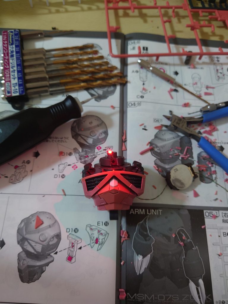 穴開けたり削ったりのLED取り付け加工