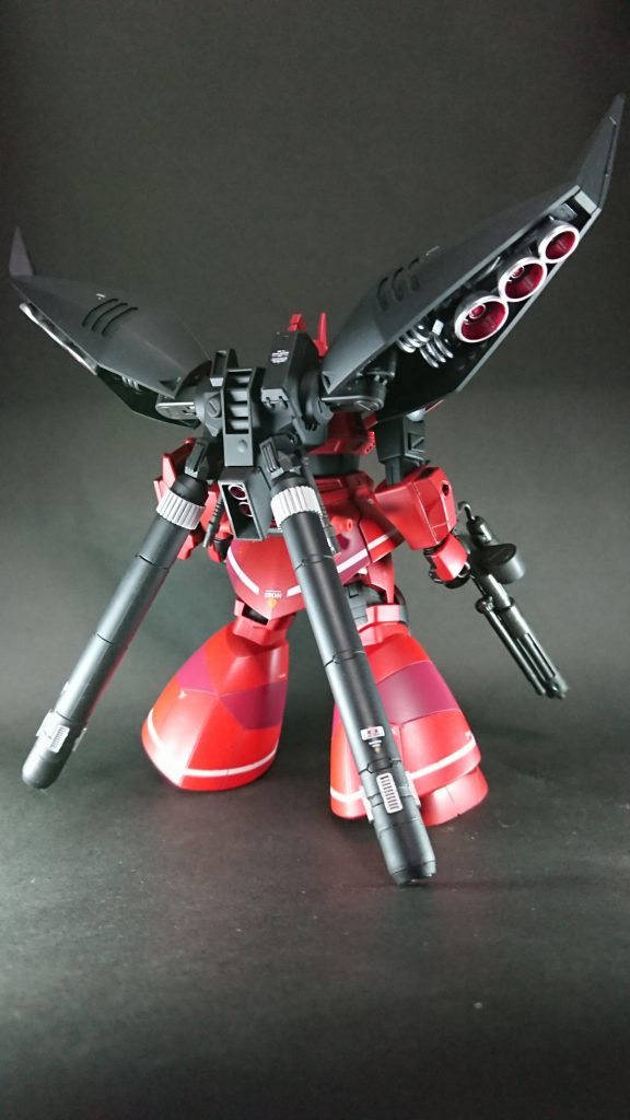 プロペラントタンクを壽屋さんのものに取り替えています。