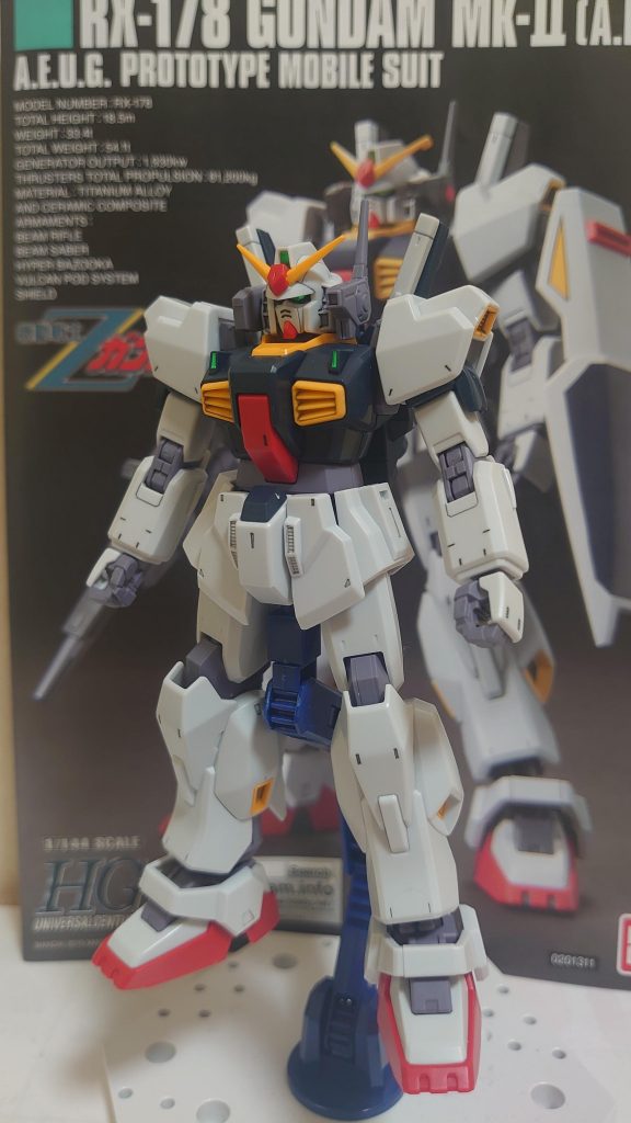 素組みにスミ入れをした段階です。これだと寂しかったのでデカールで少し情報量を増やしました。