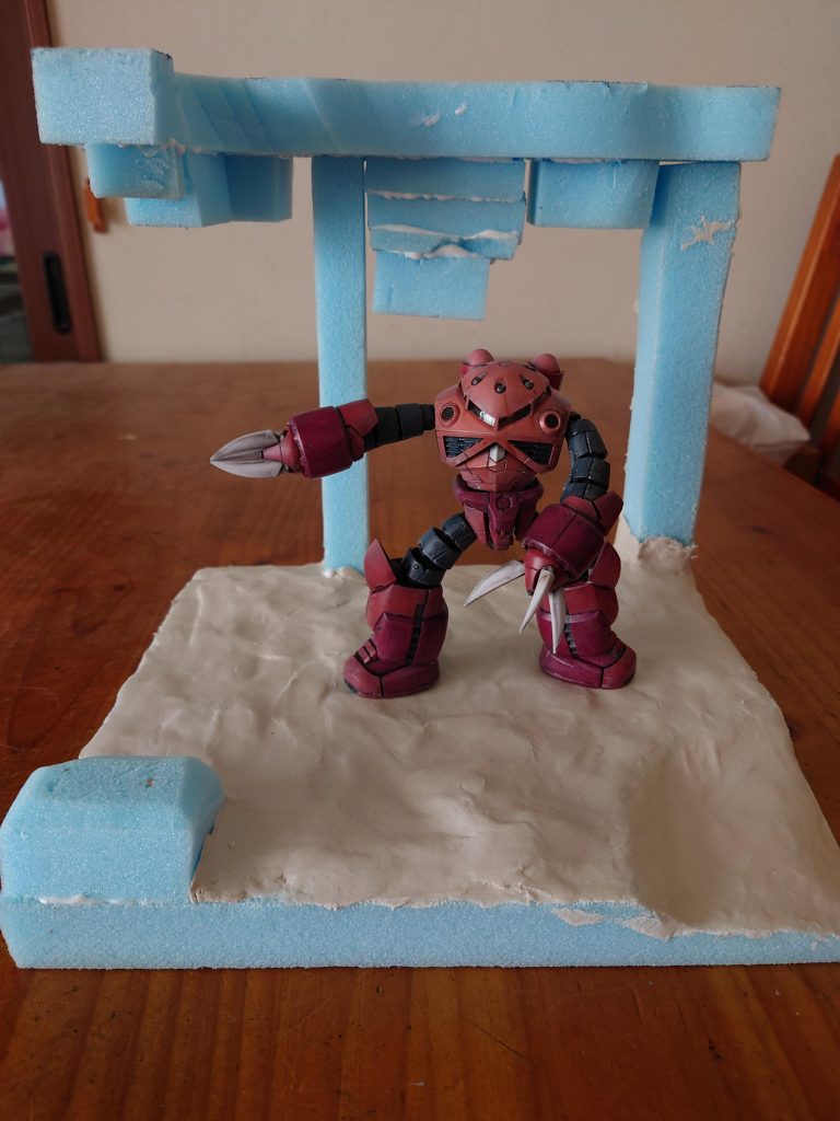 ジオラマ製作。スタイロフォームを加工して接着・乾燥待ち。