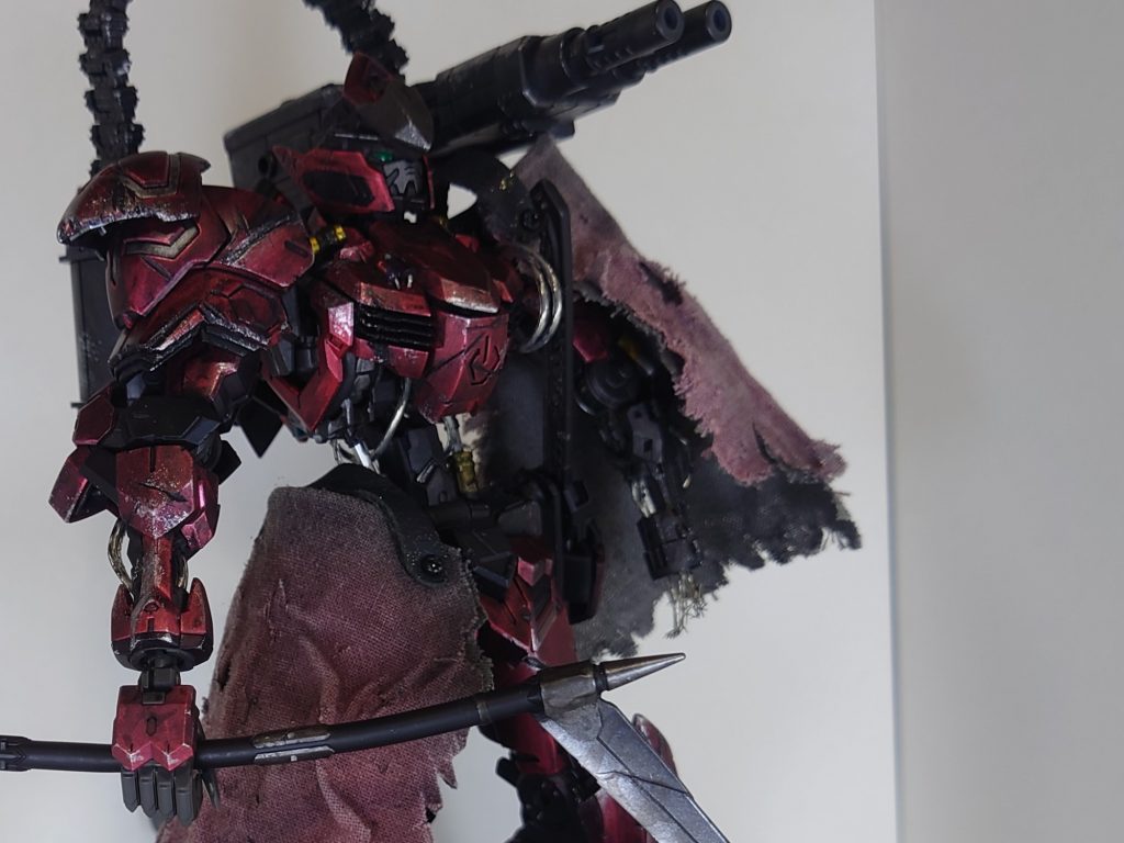 アンテナは切った！次はジムスナイパー２作りたいなぁ・・でっかい対物ライフル自作して持たしたいので・・でも中々売ってないみたいですね・・(´・ω・`)