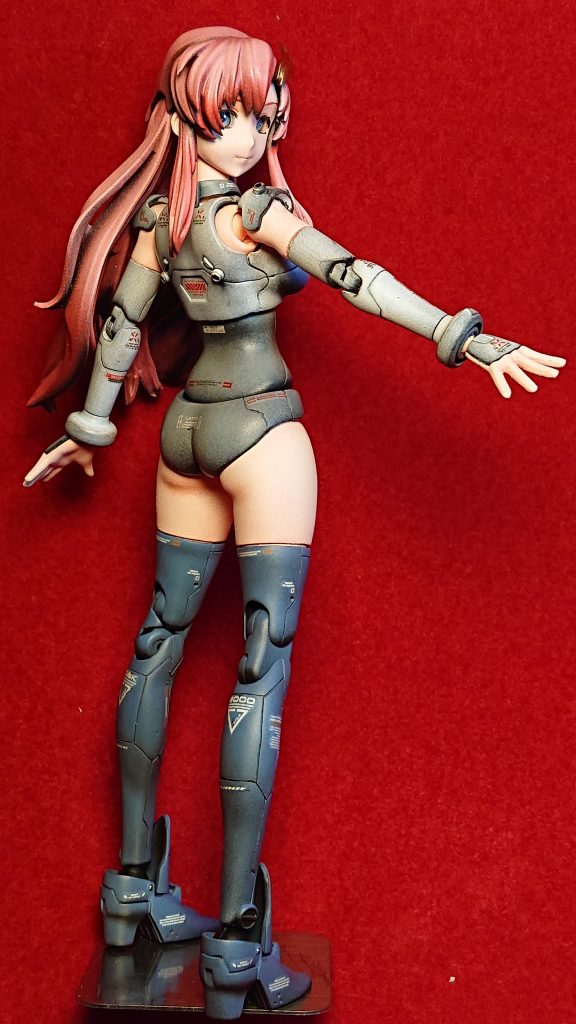 今回はフィギュア制作の技術の底上げしたかったので特に股関節回りの改良をしました。