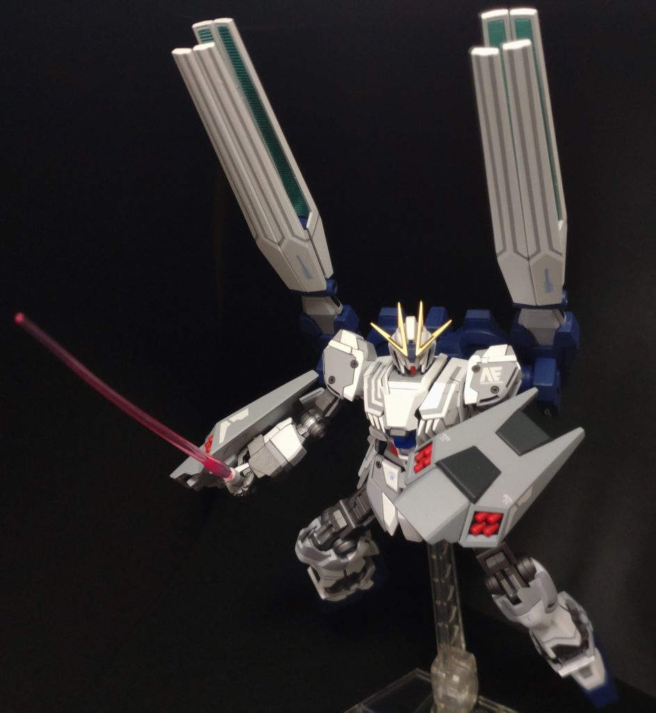 ビームサーベル抜刀で締め。全体に地味な印象だっのですが、こう見るとνの面影もありちょっとカッコイイかも。最後まで見ていただきありがとうございました。