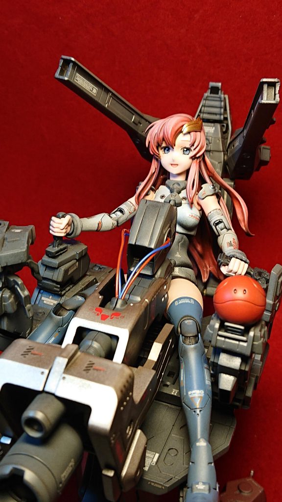 もう一つの問題だったのが瞳の塗装です。いままでは超極細の筆で塗っていたのですがやはり人間が塗るのでどうしても雑になるので私の技術では限界かなと思っていたので前から考えていたアイデアで筆塗りしてみたらほぼムラなく塗ることに成功しました。これを応用すればザクのカメラやライフルのスコープのレンズのグラデーションも簡単に出来そうです。研究は必要ですが🤔。