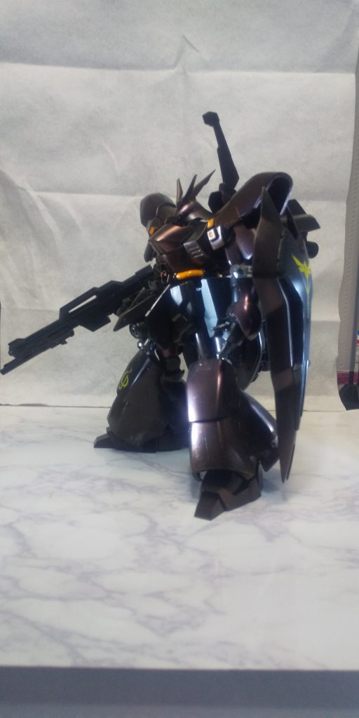 サイド・リア両アーマーをジ・Oのものに換装。お陰でビームサーベルが6本に。