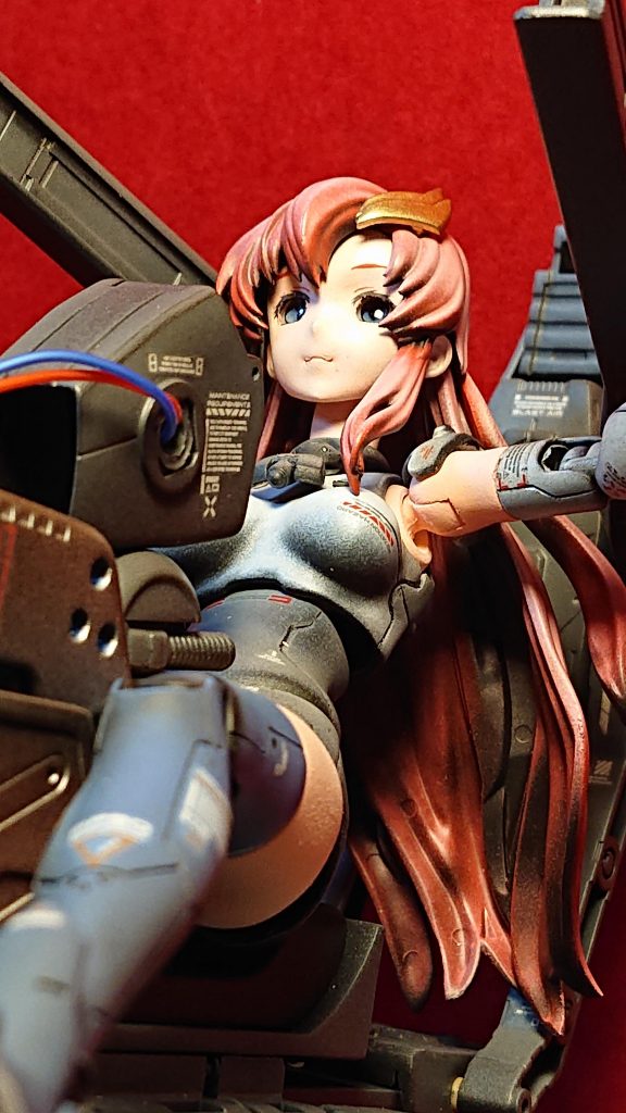 やはりコクピットシートといえばシート下側からのカメラアングルは必須ですね😋。最初からそう出来るように制作しました。左下側からです