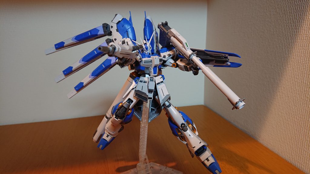 RG Hi-vガンダム–5枚目/制作者：刺身オレンジ